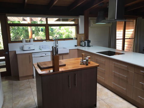 Hinterland Hideaway - Kempsey Accommodation 2