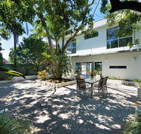 HOLIDAY HOME - 6 BEDROOMS CLOSE TO TOWN - Kempsey Accommodation