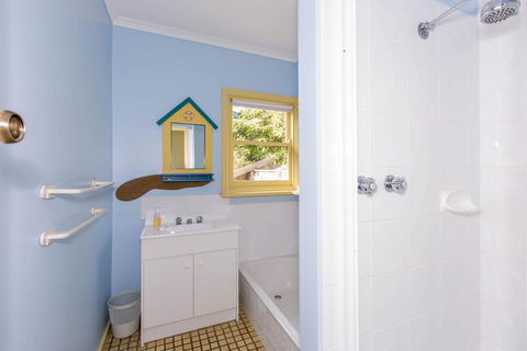 HOLIDAY ON NAUTILUS INVERLOCH - Kempsey Accommodation 3