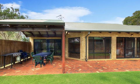 Holiday On The Terrace - Kempsey Accommodation 2
