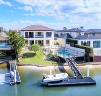 Holidays House Almafi Drive Surfers Paradise - Kempsey Accommodation