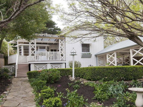 Hollyoak Cottage - Delightful, Ducks And Doileys! - Kempsey Accommodation 0