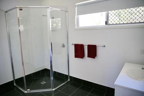 Honeybee - Country Accommodation - Kempsey Accommodation 3