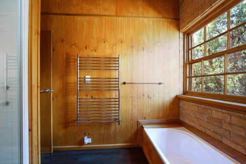 Honeysett Lodge - Kempsey Accommodation 3
