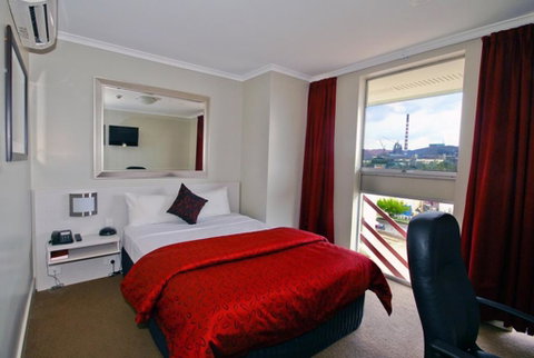 Isa Hotel - Kempsey Accommodation 1