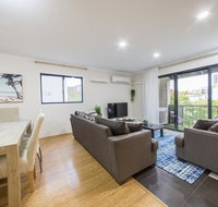 ISOLATION READY Super Size Me Top Location. Isolation Ready. Sanitised. Free CAT Bus Pool Gym and everything at your finge - Kempsey Accommodation