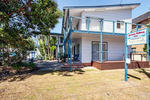 Jamaica Holiday Units - Kempsey Accommodation 0