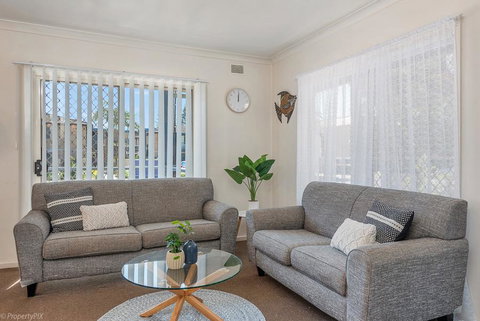 Jamaica Holiday Units - Kempsey Accommodation 3