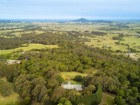 Jaspers Brush - Tranquil Gardens & Stunning Views - Kempsey Accommodation 1