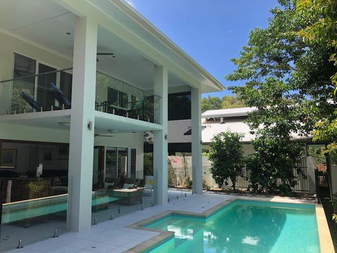 Kallista Ocean Edge Estate Palm Cove 5 Min To The Beach And Restaurants - Kempsey Accommodation 0