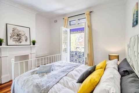 KOZYGURU Surry Hill 3 Bed Terrace Walk To Central Station - Kempsey Accommodation 3