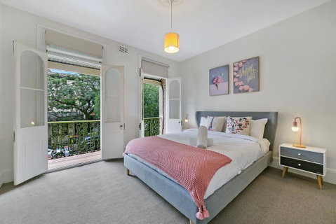 KOZYGURU SURRY HILLS COZY 3 BED TERRACE MINS WALK TO CBD NSH095 - Kempsey Accommodation 1