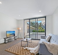 KOZYGURU WOLLI CREEK KOZY 3 BED APT  FREE PARKING NWC009 - Kempsey Accommodation