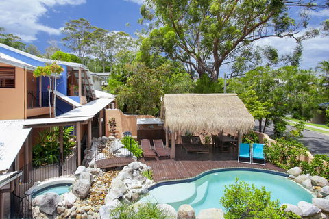 L'Auberge Noosa - Kempsey Accommodation 0