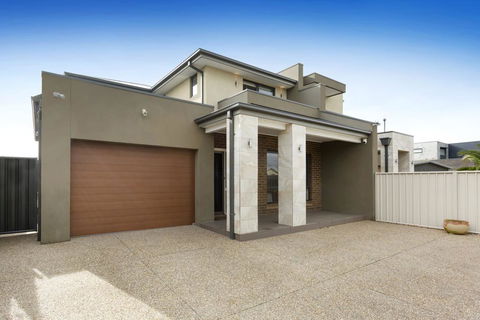LA DOLCE VITA RETREAT - RYE - Kempsey Accommodation 0