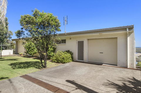 La Mer, 19 Dulconghi Street - Kempsey Accommodation 3