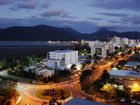 Lake Central Cairns - Kempsey Accommodation 2