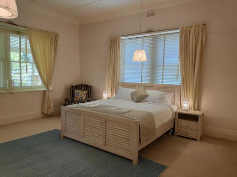Lake House Benalla - Kempsey Accommodation 3