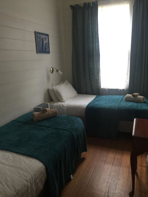 Lake Leake Inn - Kempsey Accommodation 2