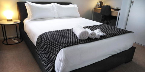 Lakeside Retreat & Business - Kempsey Accommodation 0