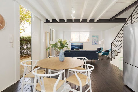 Large Converted Church Apartment In Top Location - Kempsey Accommodation 1