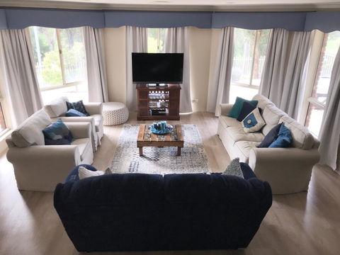 Large Family Home - Kempsey Accommodation 0