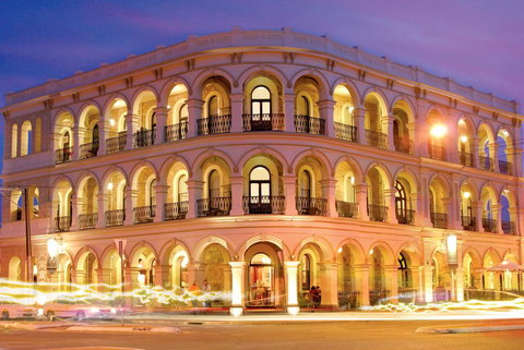 Largs Pier Hotel - Kempsey Accommodation 0