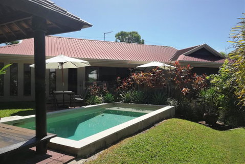 Latania Luxury Villa - Kempsey Accommodation 2