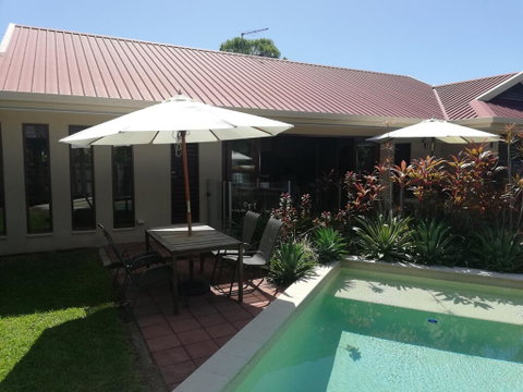 Latania Luxury Villa - Kempsey Accommodation 3