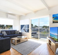 Lazy Days Beach House Jervis Bay - Pet Friendly 4 Mins Walk to Beach - Kempsey Accommodation