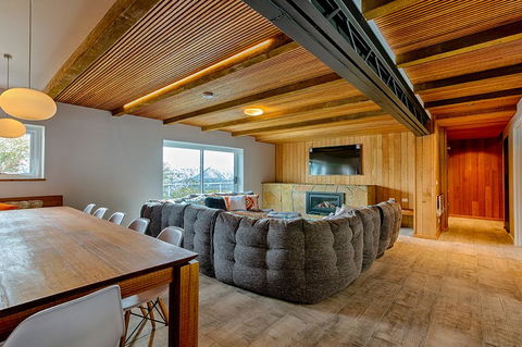 Le Chalets - Kempsey Accommodation 2
