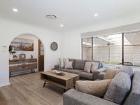 Le Maison 77 Horace St - stunning house with ducted air WIFI and Linen provided