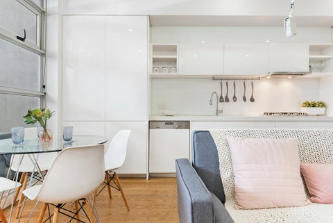 Light-Filled Beachside Apartment In Trendy Area - Kempsey Accommodation 3