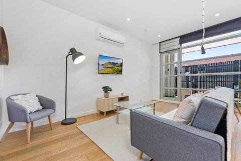 Light-Filled Beachside Apartment In Trendy Area - Kempsey Accommodation 1