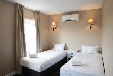 Lily Sands Inn - Kempsey Accommodation 0