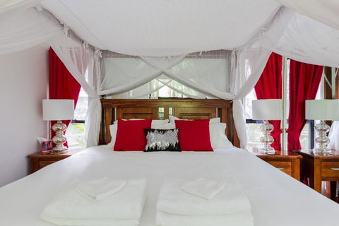 Linger A While Chalet - Kempsey Accommodation 1
