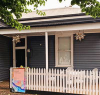 Lucys Artist Cottage - Kempsey Accommodation