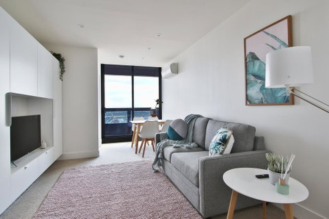 Luxurious And Chic 2BR Apartment In Melbourne CBD - Kempsey Accommodation 1