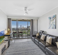 Luxurious harbour view apartment steps from city - Kempsey Accommodation
