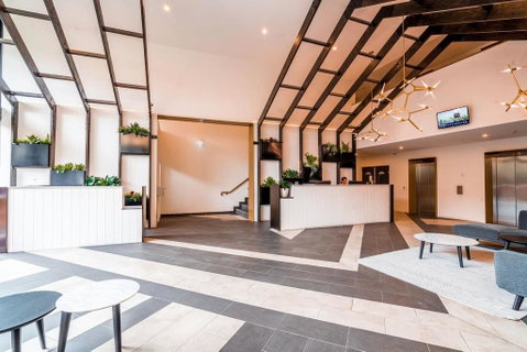 Luxury 2BR Yarra River Views WIFI-Netflix-Pool-Gym - Kempsey Accommodation 2