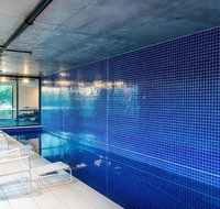 Luxury 2BR Yarra River Views WIFI-Netflix-Pool-Gym - Kempsey Accommodation