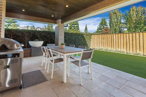 Luxury Brand New Home - Kempsey Accommodation 3