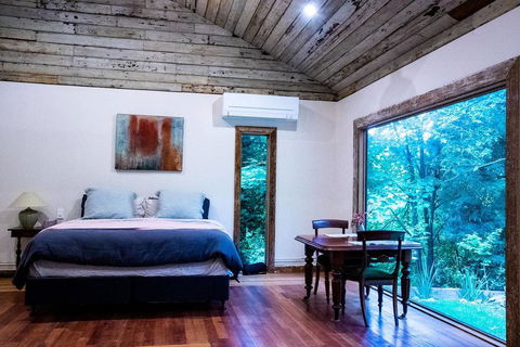 Luxury Forest Retreat - Puffing Billy - Kempsey Accommodation 3