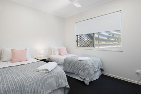 Luxury Home Close To Sleemans, QE2 Hospital & Griffith Uni - Kempsey Accommodation 3