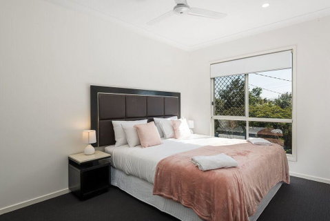 Luxury Home Close To Sleemans, QE2 Hospital & Griffith Uni - Kempsey Accommodation 2