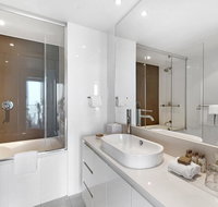 Luxury Hotel with Ocean View in Surfers Paradise - Kempsey Accommodation