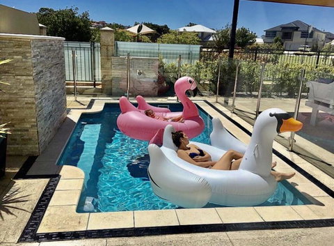 LUXURY VILLA W POOL & SPAS - Kempsey Accommodation 1