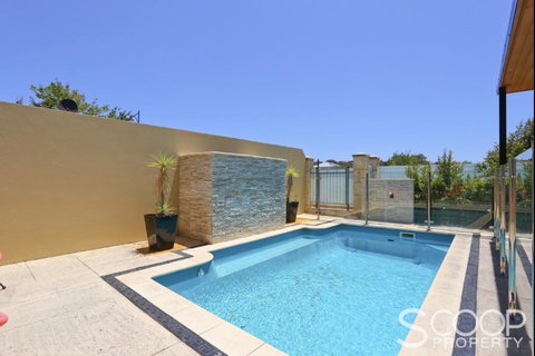 LUXURY VILLA W POOL & SPAS - Kempsey Accommodation 2