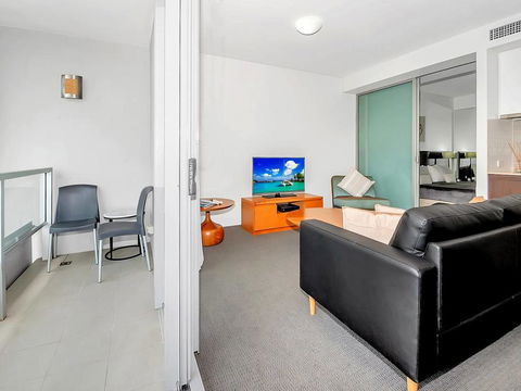 Luxury Waterfront Escape On The Harbour 315 - Kempsey Accommodation 3