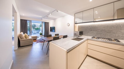 LuxuryBrandNew2Bedroom:HotTub,Pool,BarWiFi&CarPark - Kempsey Accommodation 2